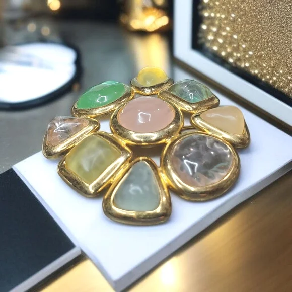 JOAN RIVERS Vintage Pastel Jelly Gripoix Maltese Cross Brooch - Picture 3 of 5